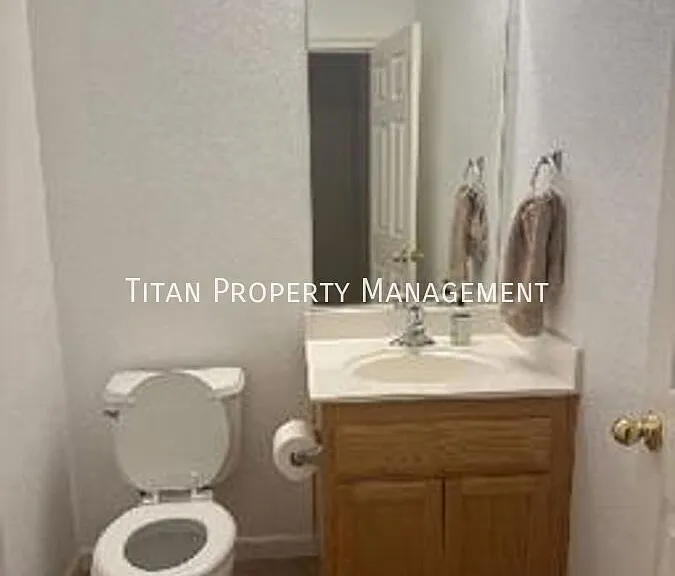 421 Phoenix Cir — Photo 7