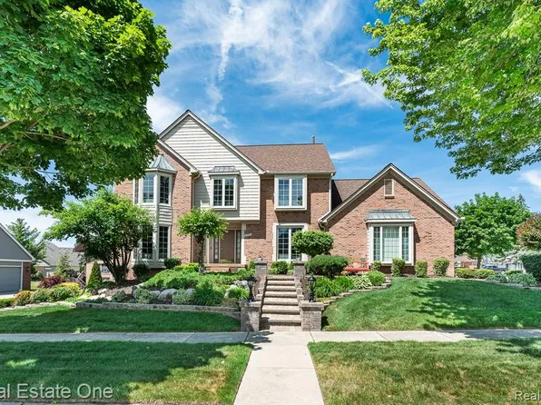 6595 Edith Ct, Troy, MI 48085