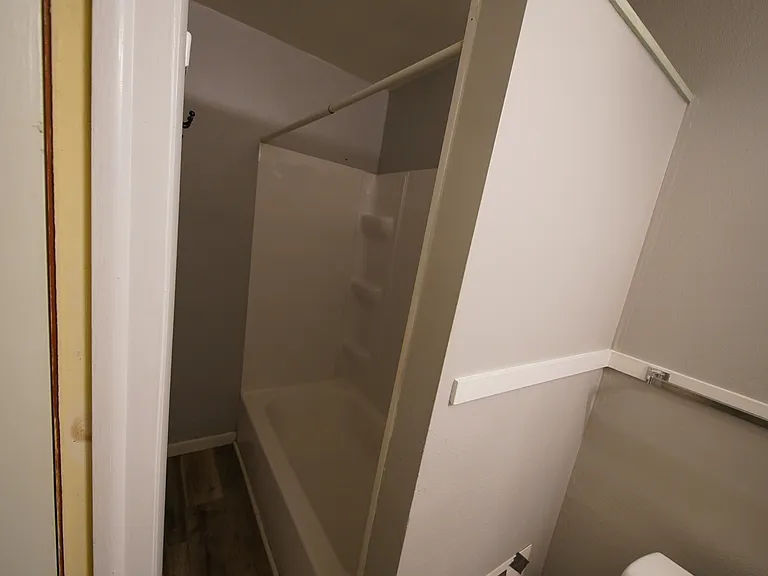 615 S Dewey St — Photo 22
