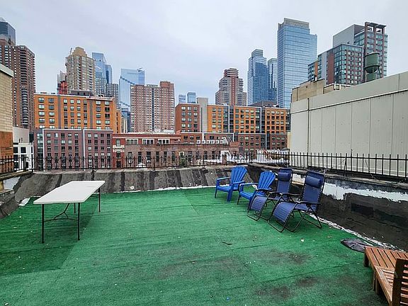 5th image of 515 W 46th St APT 5A