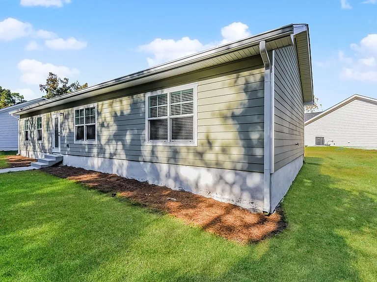 67 Greyfield Dr — Photo 15