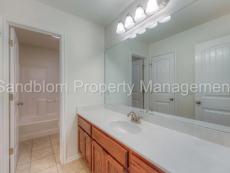 10418 S James St — Photo 21