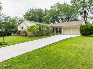 160 N Dean Dr, Palatine, IL 60074