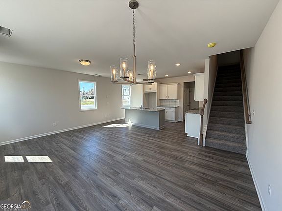 3rd image of 5131 Longview Run