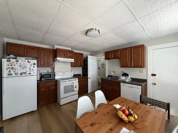 9 Concord Ave, Somerville, MA 02143