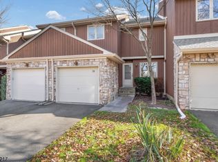 74 Bond St, Bridgewater, NJ 08807