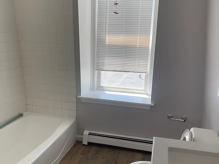 15 Albion St #2 — Photo 1