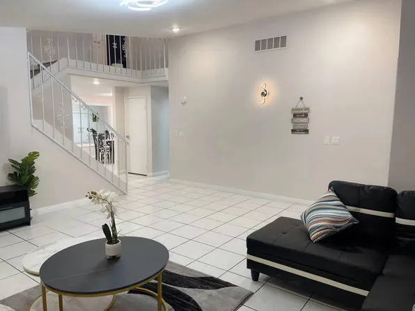 6203 Meadow Lark Ln, Las Vegas, NV 89103