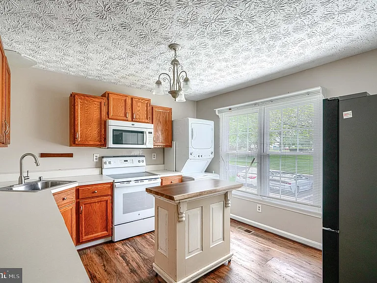 43 Oak Crest Ct — Photo 3
