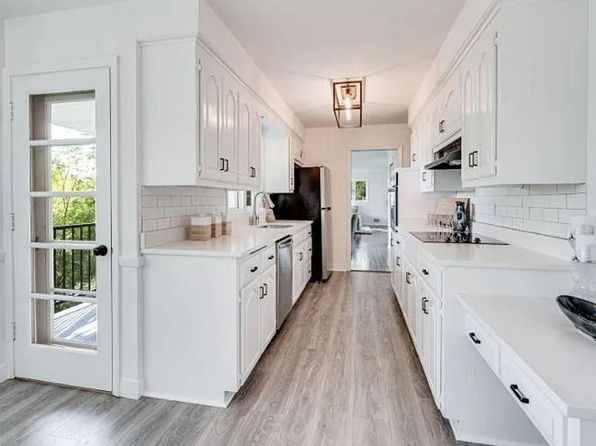 83 Crystal View Cir