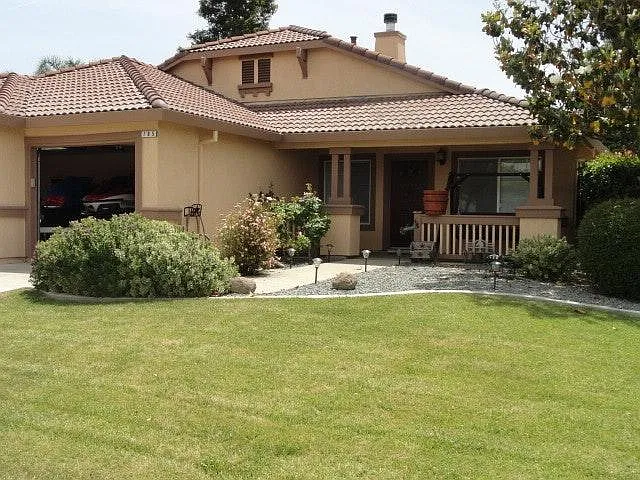 3 bed, 1850 sqft, $2,950 — Photo 1