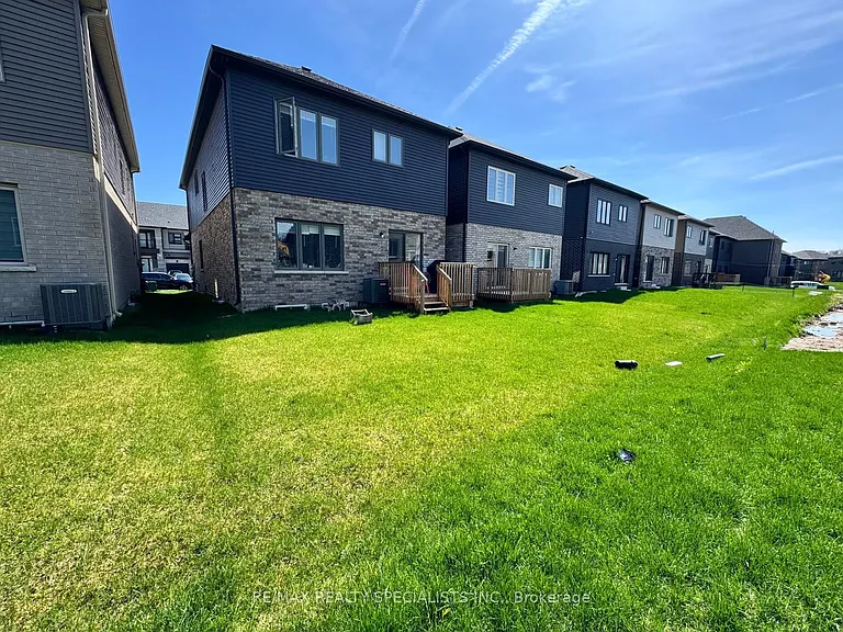 23 Dennis Ave — Photo 10