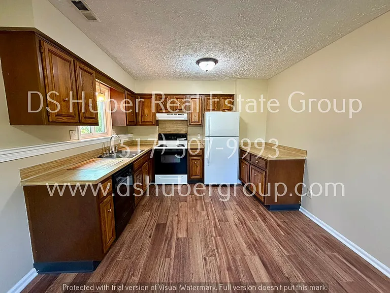 330 N Church St — Photo 1