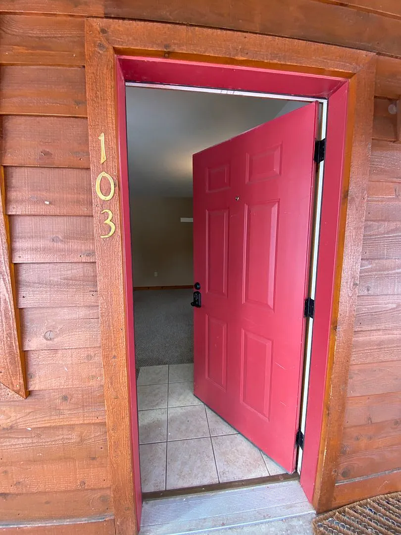Lease Takeover Pet Friendly (1 dog only) Ponds Studio — Photo 1