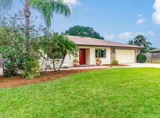 560 Spindle Palm Dr, Indialantic, FL 32903