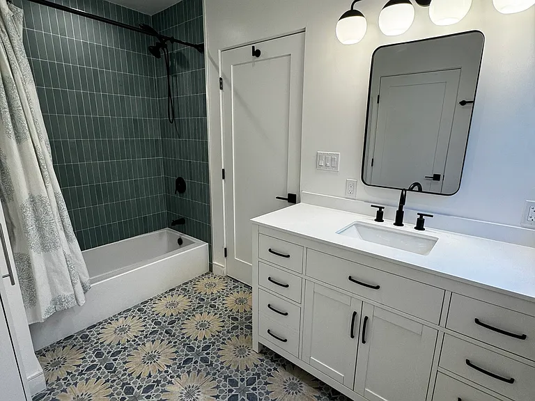 Jack and Jill bathroom between the downstairs bedrooms