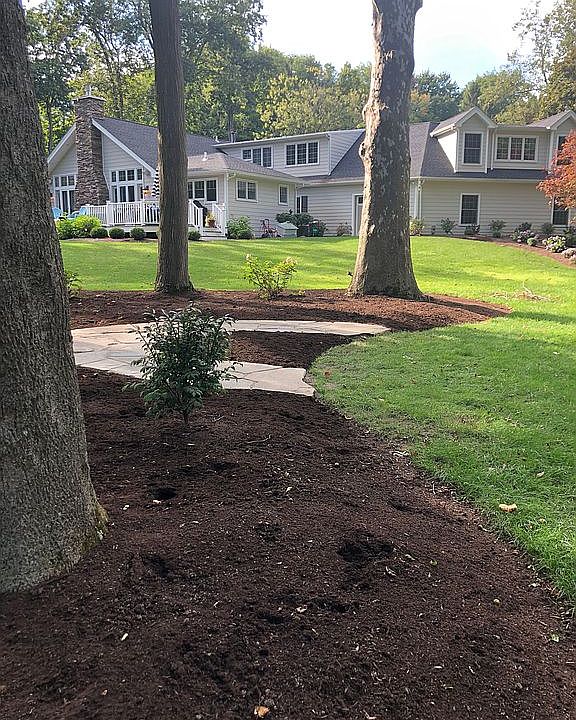 2nd image of 5 Lockwood Ln