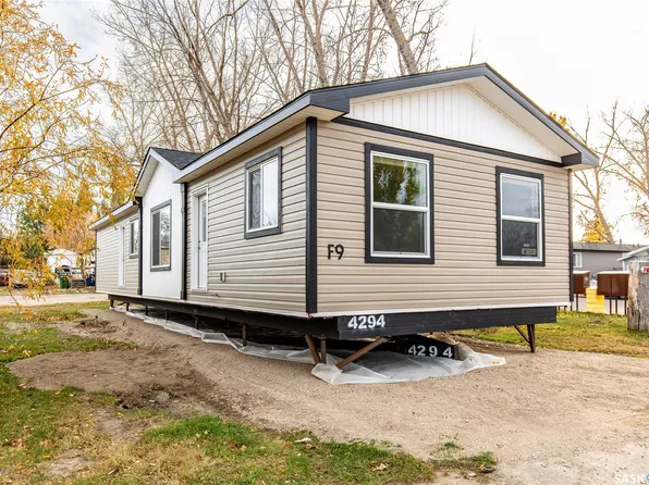 1455 9th Avenue NE #F9, Moose Jaw, SK S6J 1C6