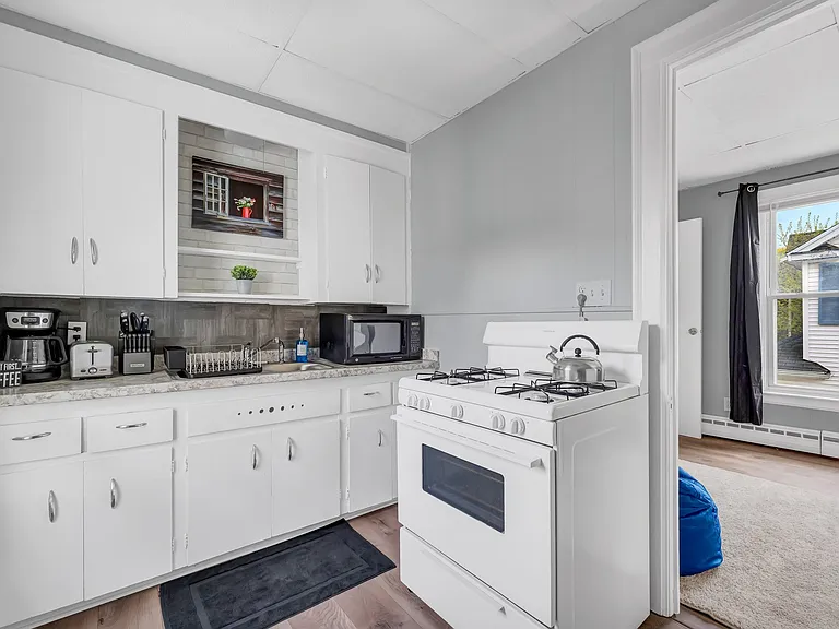 77 Union St #1 — Photo 8