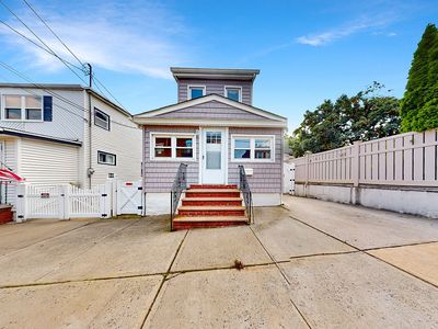 73-06 68th Rd, Middle Village, NY, 11379