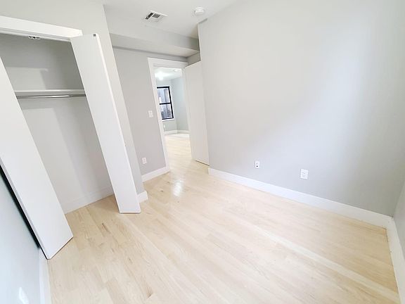 5th image of 2927 Morgan Ave #13