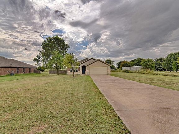 3rd image of 8440 Kelly Ln