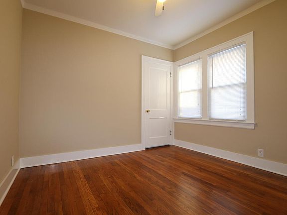 5th image of 929 Hollywood St NE