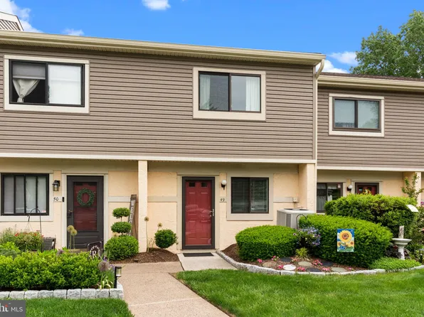 49 Ash Stoker Ln, Horsham, PA 19044