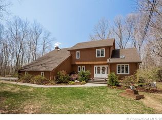 618 Northwood Dr, Guilford, CT 06437