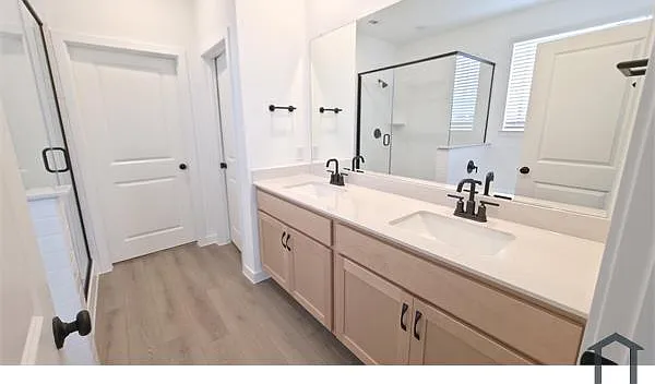 1803 Bachman Ln — Photo 8