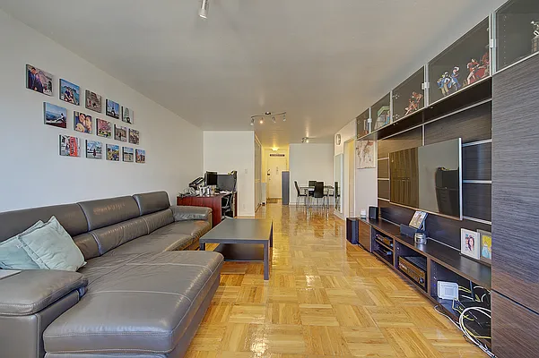 Sold by Keller Williams Realty Landmark | media 38