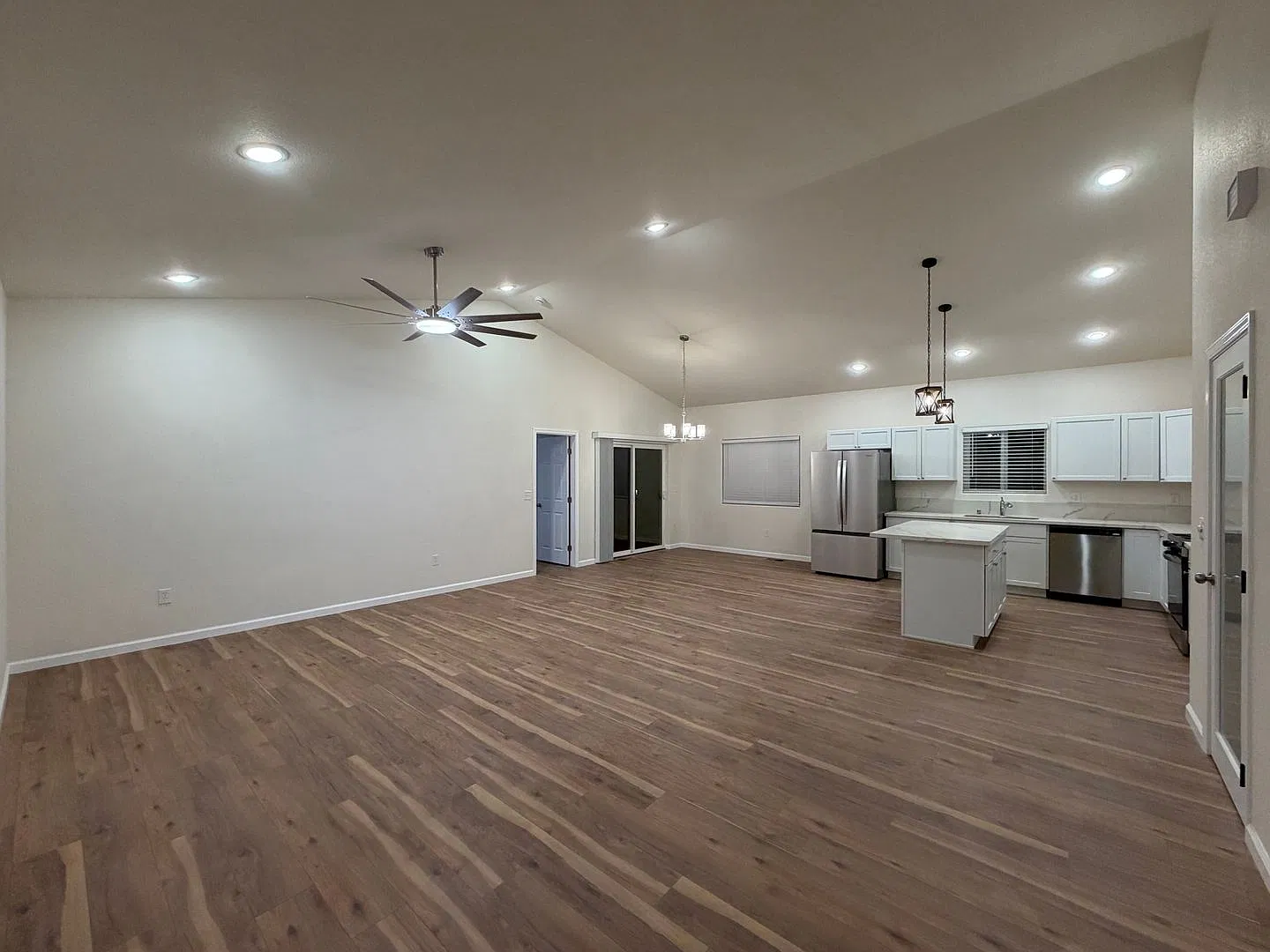 Brand New Single Family home at Desert Lakes Golf Community, Fernley — Photo 3
