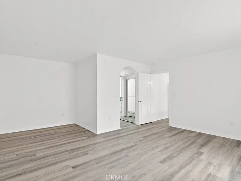 1052 Belmont Ave #B — Photo 10