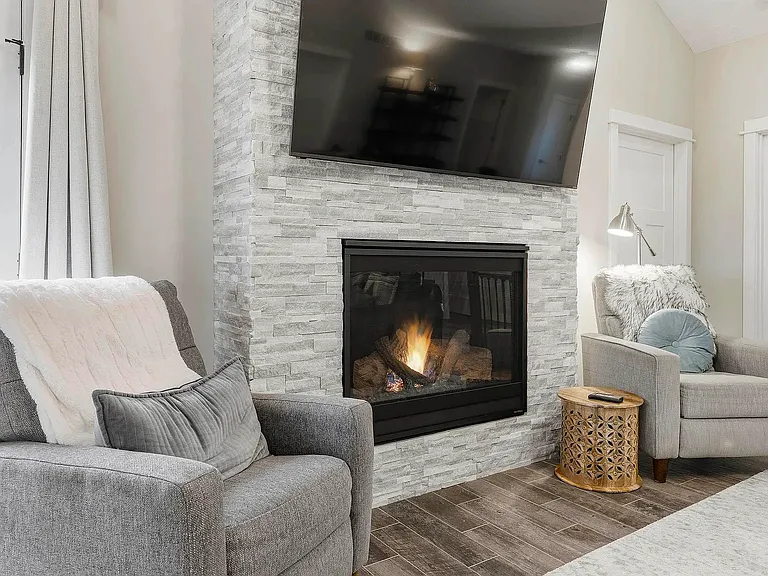 3912 Travers Cir — Photo 9