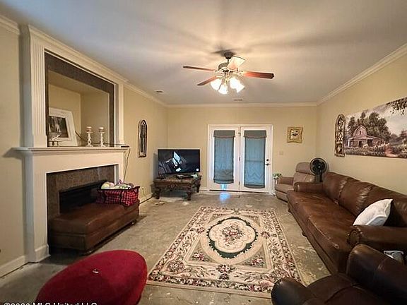 5th image of 5914 Foxdale Loop W