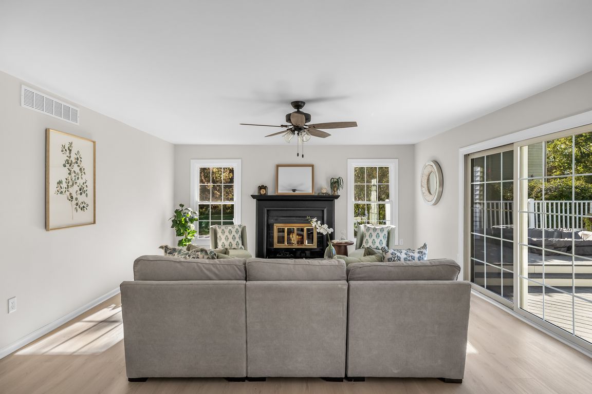 next background image