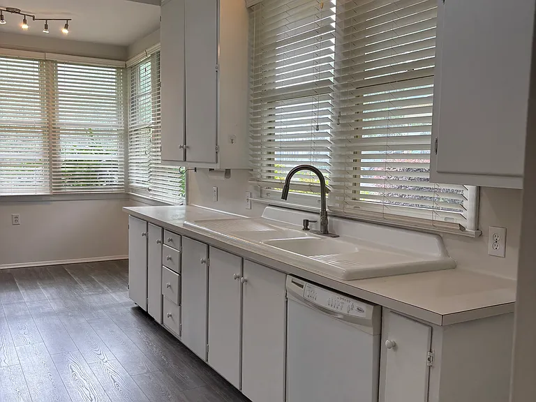 1322 Knollwood Dr — Photo 4