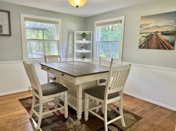 154 Rose Ln, Green Bay, WI 54302