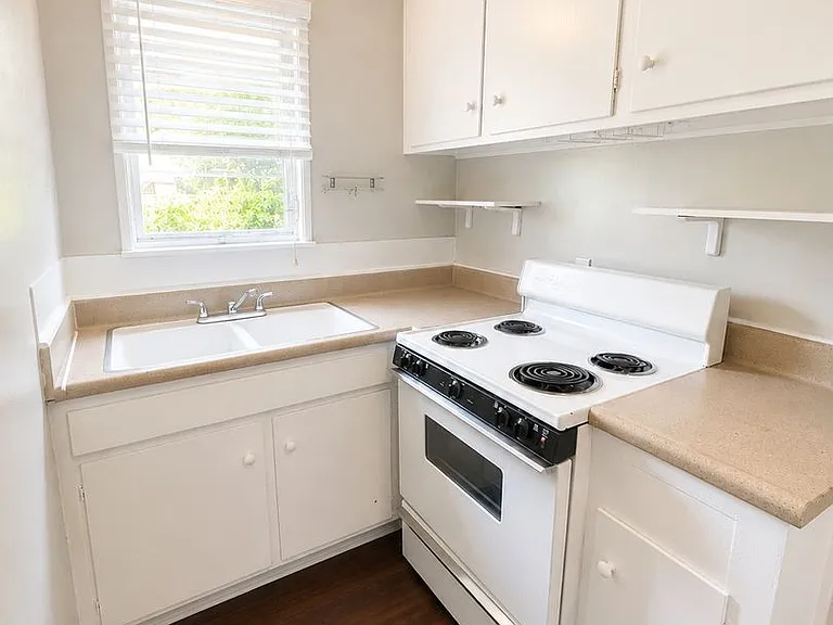 3304 Red River St — Photo 20