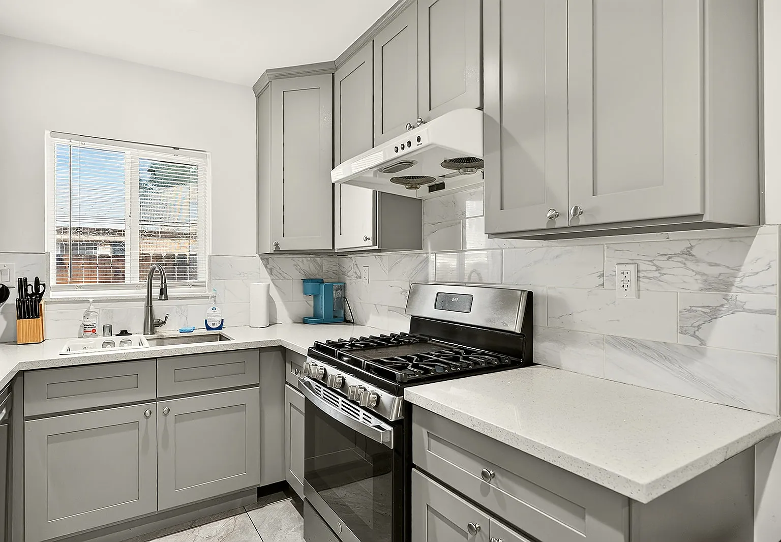 2 bed, 1.5 bath, 902 sqft, $2,800 — Photo 4