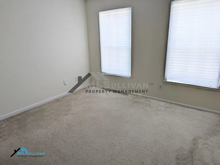 1327 Fairmont St — Photo 10