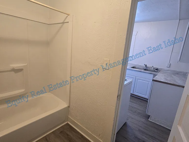 815 E Clark St #5 — Photo 11