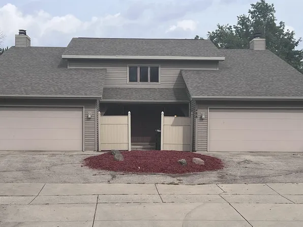 488 S Good Hope Rd, De Pere, WI 54115