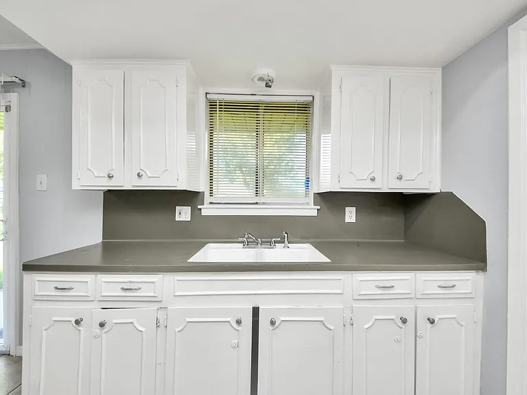 3806 Charriton Dr — Photo 8