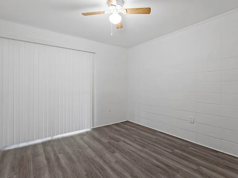 615 E. Park Avenue — Photo 20