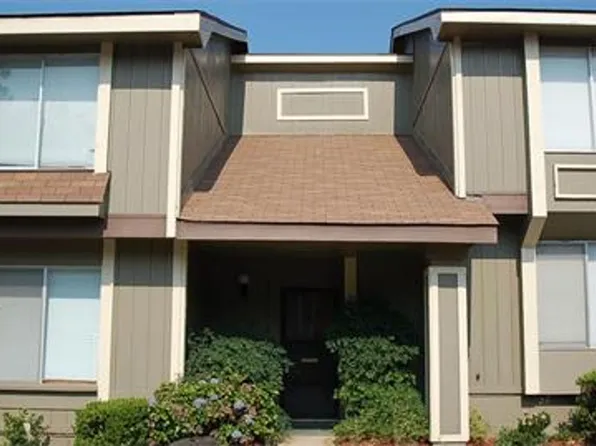 142 Stoneridge Dr, Warner Robins, GA 31088