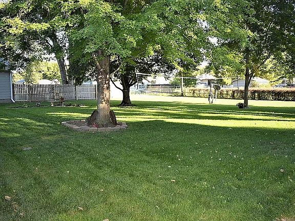 4th image of 4233 Utah Ave