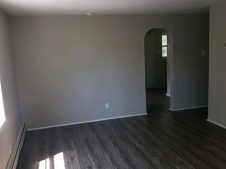 431 Howell Dr — Photo 5