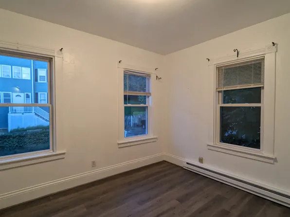 104 Rodney St APT 2, Worcester, MA 01605