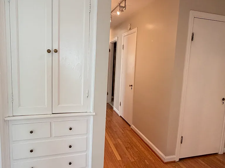 1114 Cooper Dr #1 — Photo 5